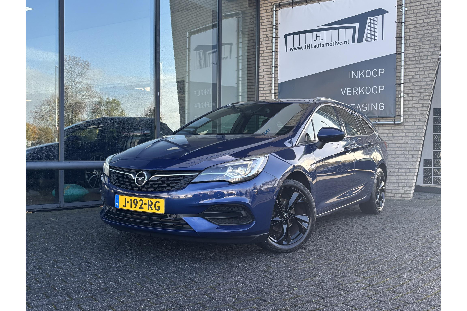 Opel Astra Sports Tourer 1.2 Elegance*NAVI*ECC*CRUISE*HAAK*CAMERA*CARPLAY*